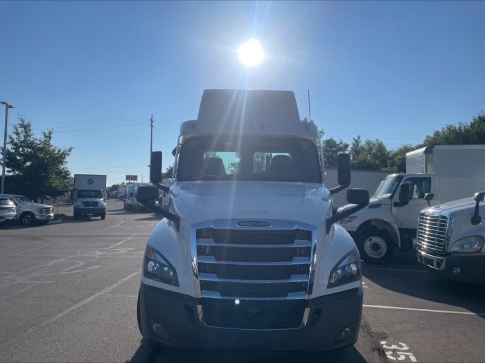 2021 Freightliner Cascadia Base