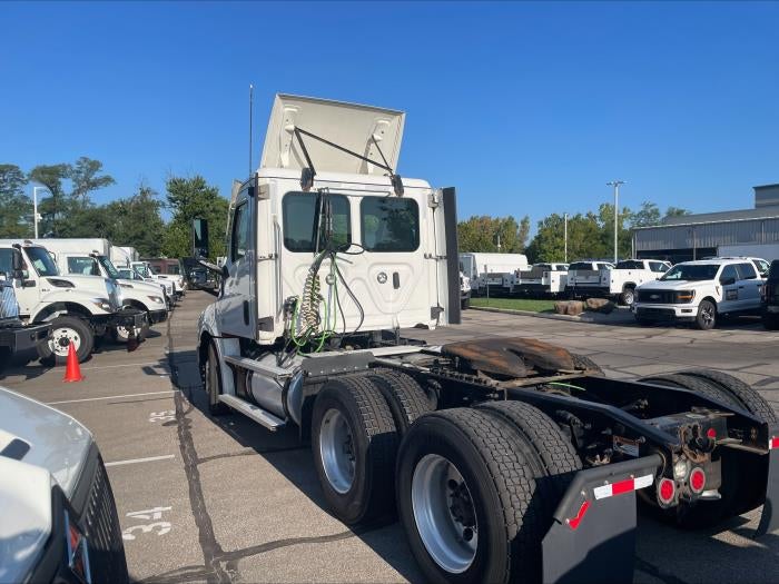 2021 Freightliner Cascadia Base