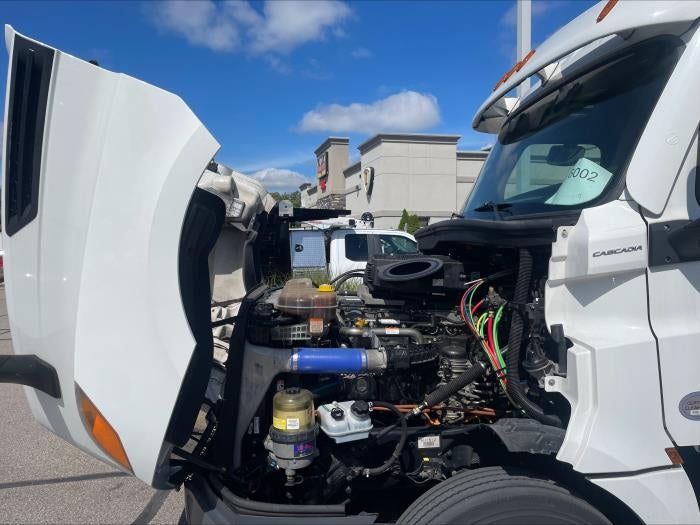 2021 Freightliner Cascadia Base