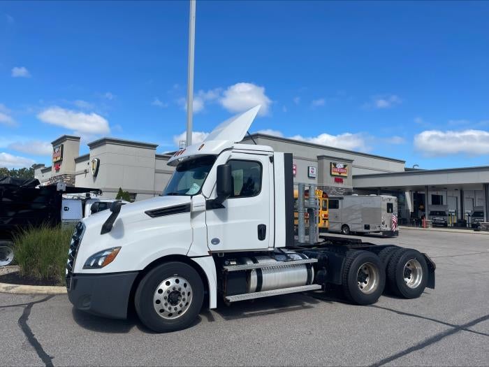 2021 Freightliner Cascadia Base