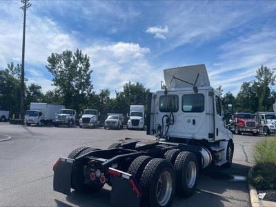 2021 Freightliner Cascadia Base