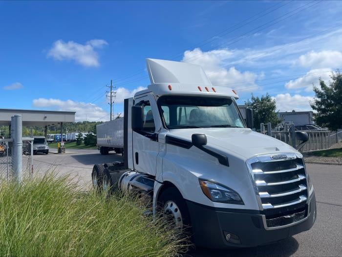 2021 Freightliner Cascadia Base
