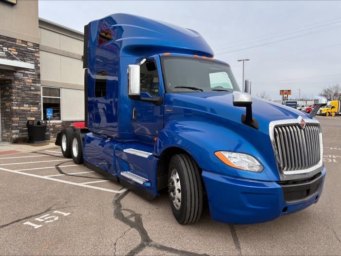 2022 International LT625 Base