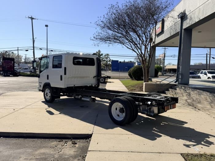 2027 Isuzu NPR-HD Base