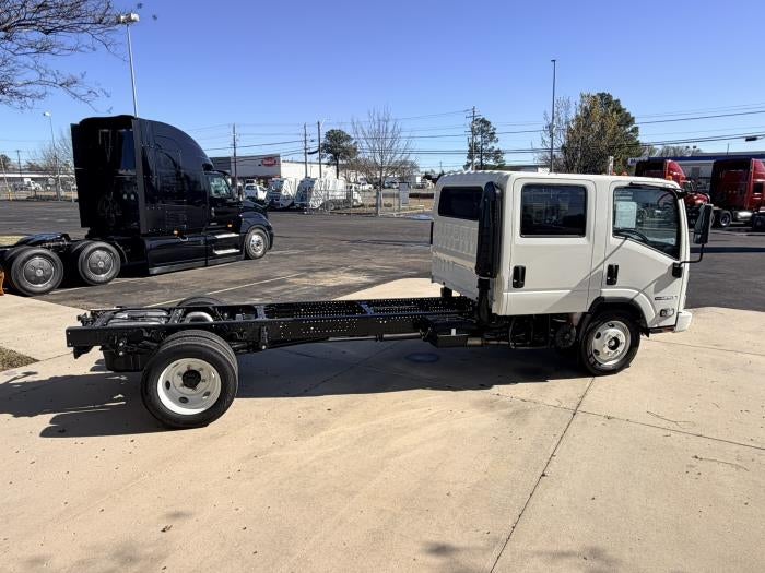 2027 Isuzu NPR-HD Base