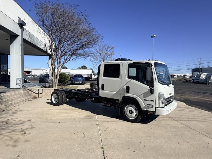 2027 Isuzu NPR-HD Base