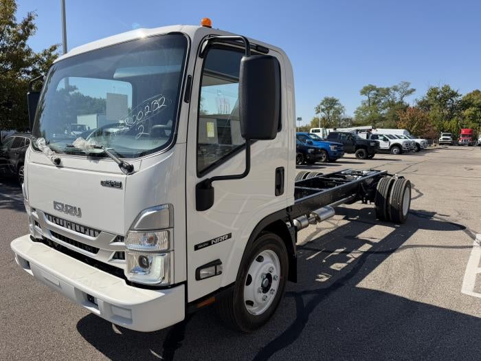 2027 Isuzu NRR Base