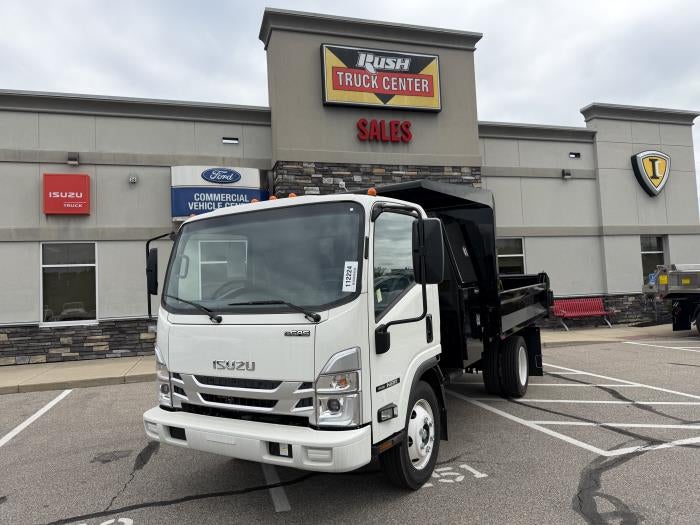 2025 Isuzu NRR XL
