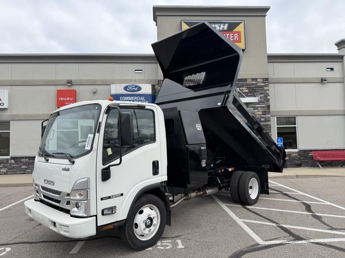 2025 Isuzu NRR XL